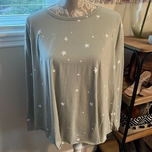 Easel high low light green top